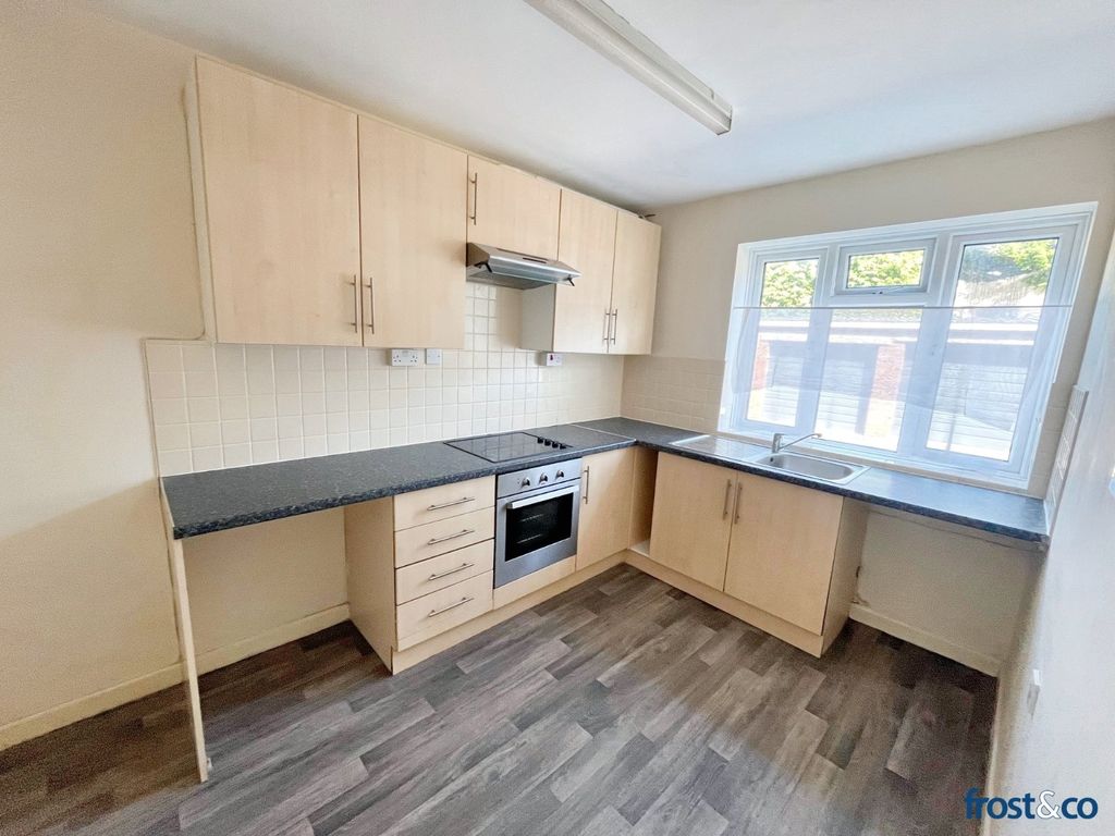 Property photo 2 of 12 Kitchen