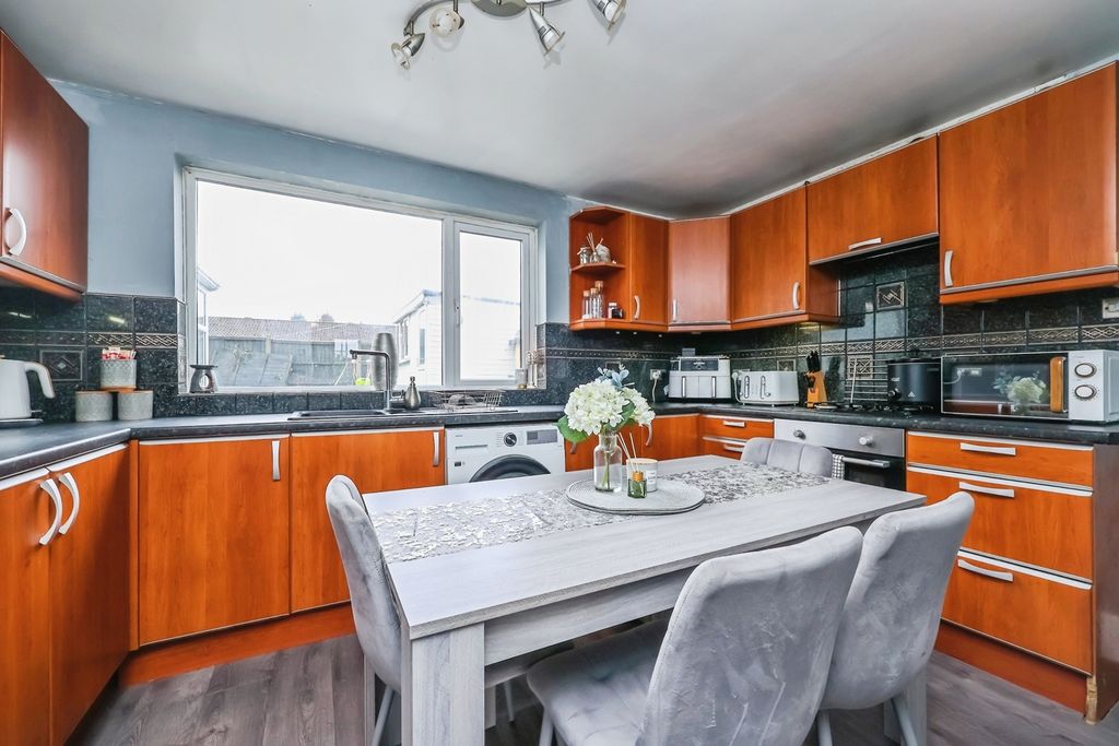 Property photo 3 of 14 Pbox-Img.Jpg