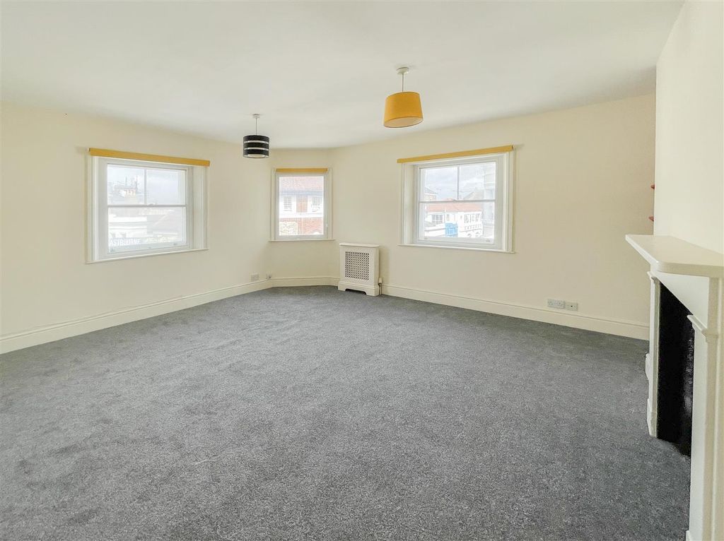 Property photo 2 of 10 Living Room