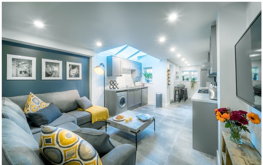 Property photo 1 of 8