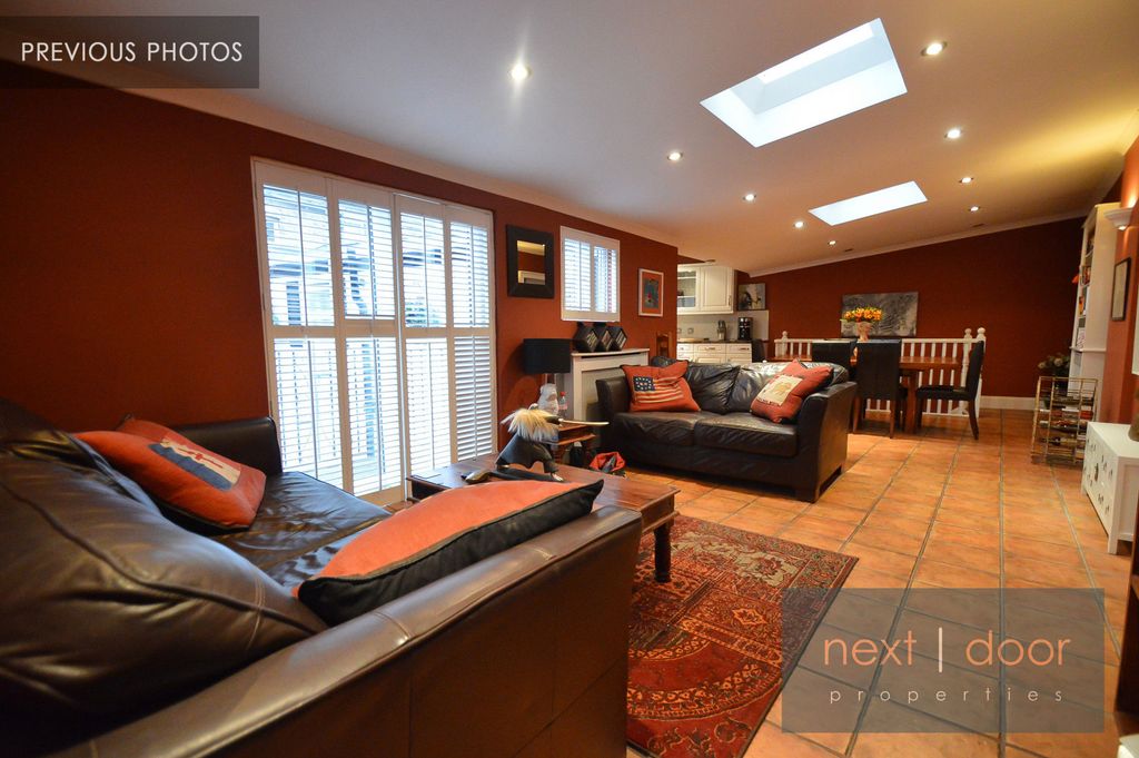 Property photo 2 of 46