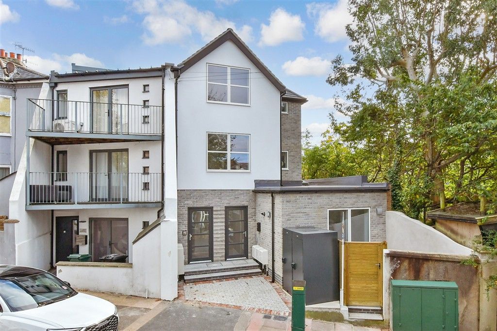 Property photo 1 of 12 External (Web)