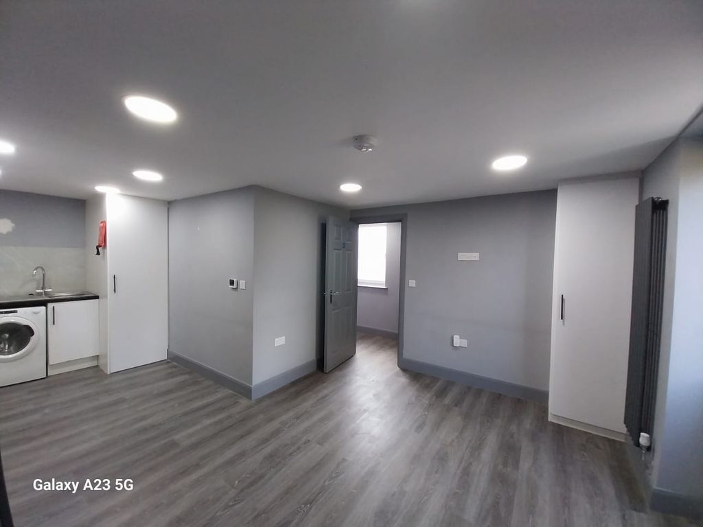 Property photo 3 of 8 Photo