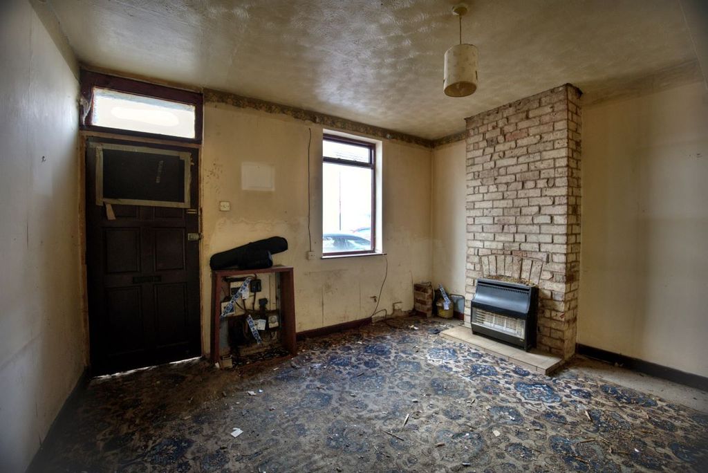 Property photo 3 of 8