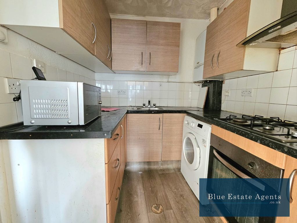 Property photo 2 of 5 Kitchen