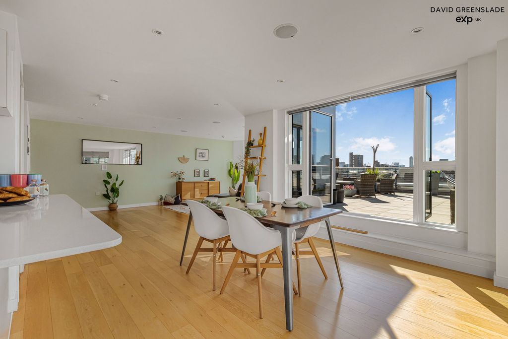 Property photo 3 of 30