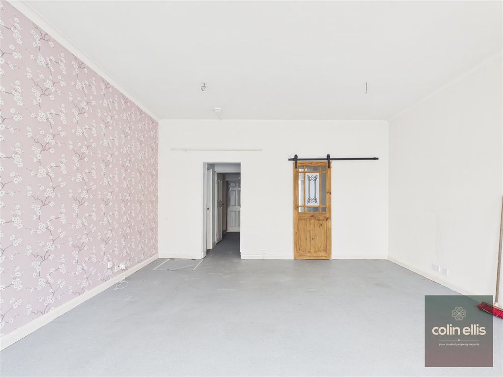 Property photo 3 of 22 Cam05075G0-Pr0432-Still003.Jpg