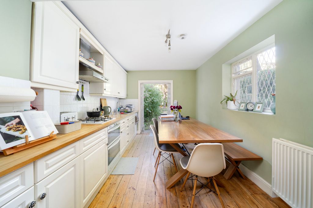 Property photo 3 of 13 P04