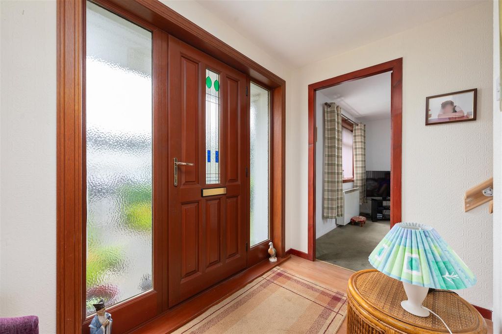 Property photo 3 of 30 80Forkeravenue005.Jpg