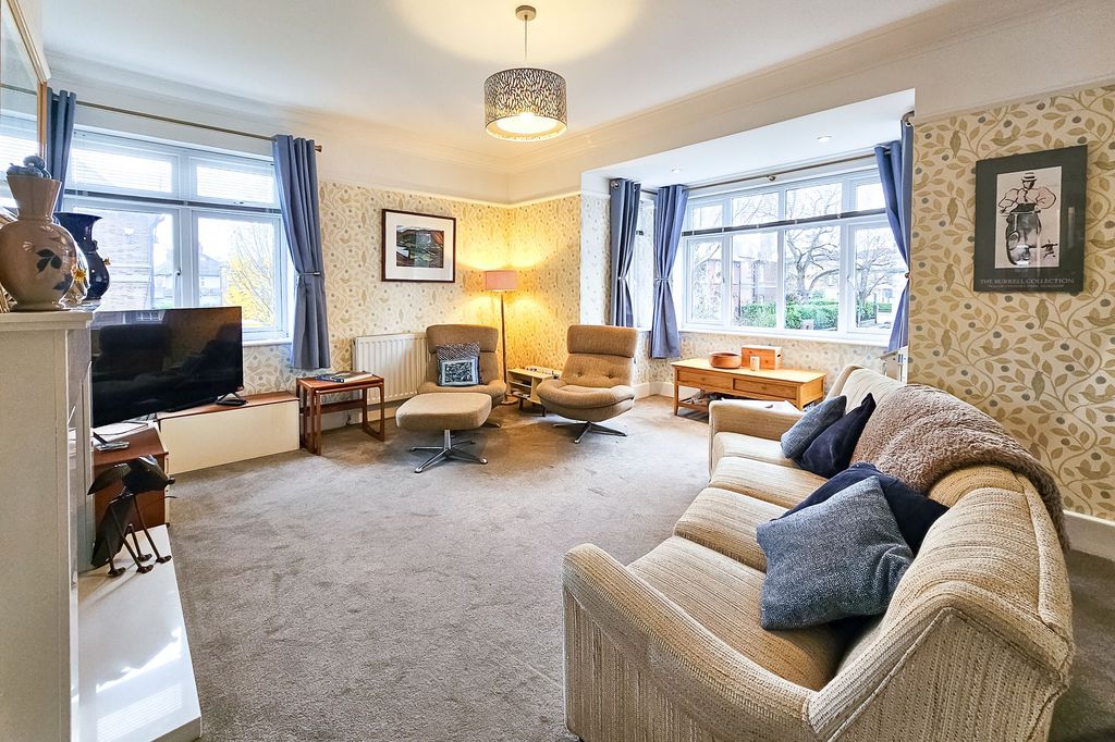 Property photo 2 of 20