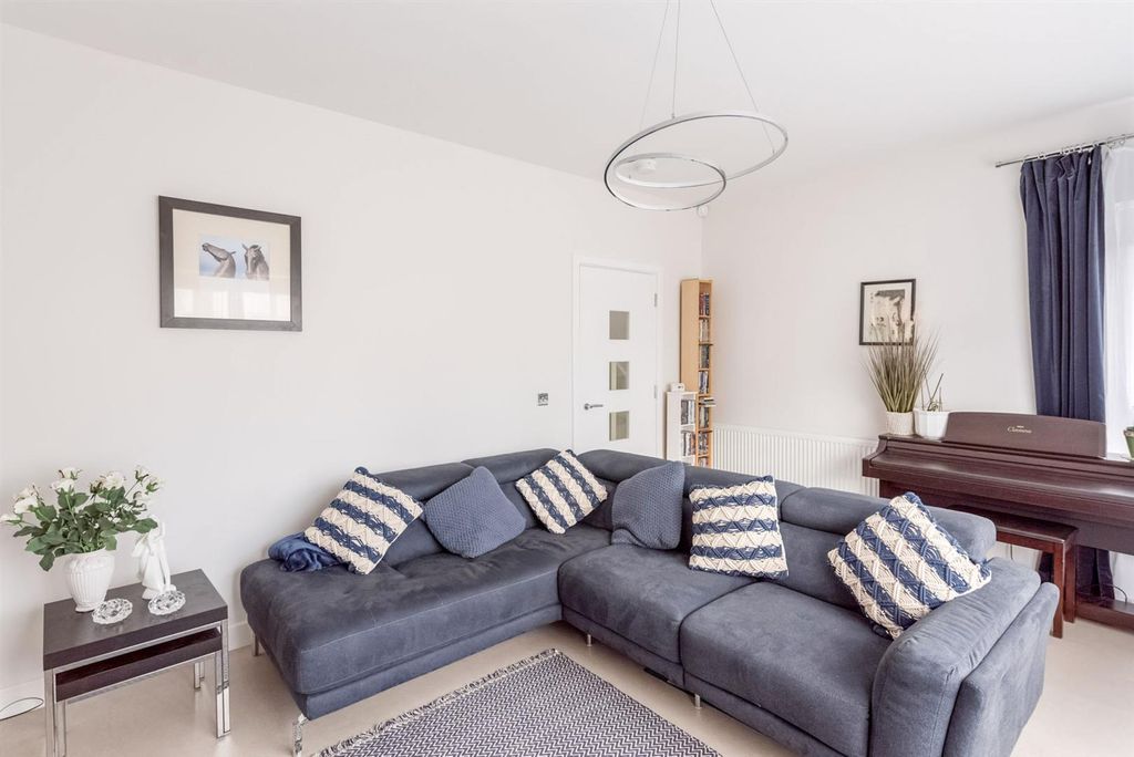 Property photo 3 of 22 05.Jpg