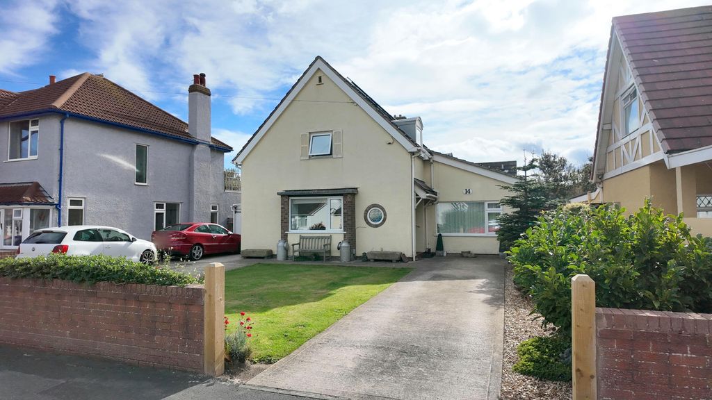 Property photo 1 of 32