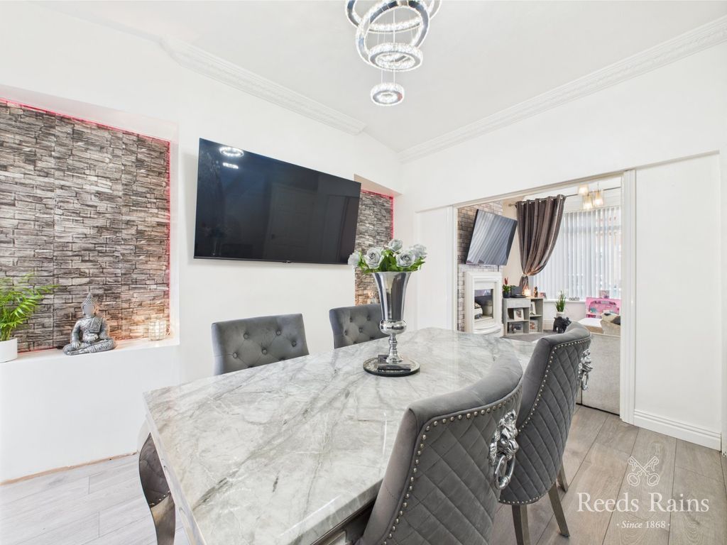 Property photo 1 of 24 Dining Room