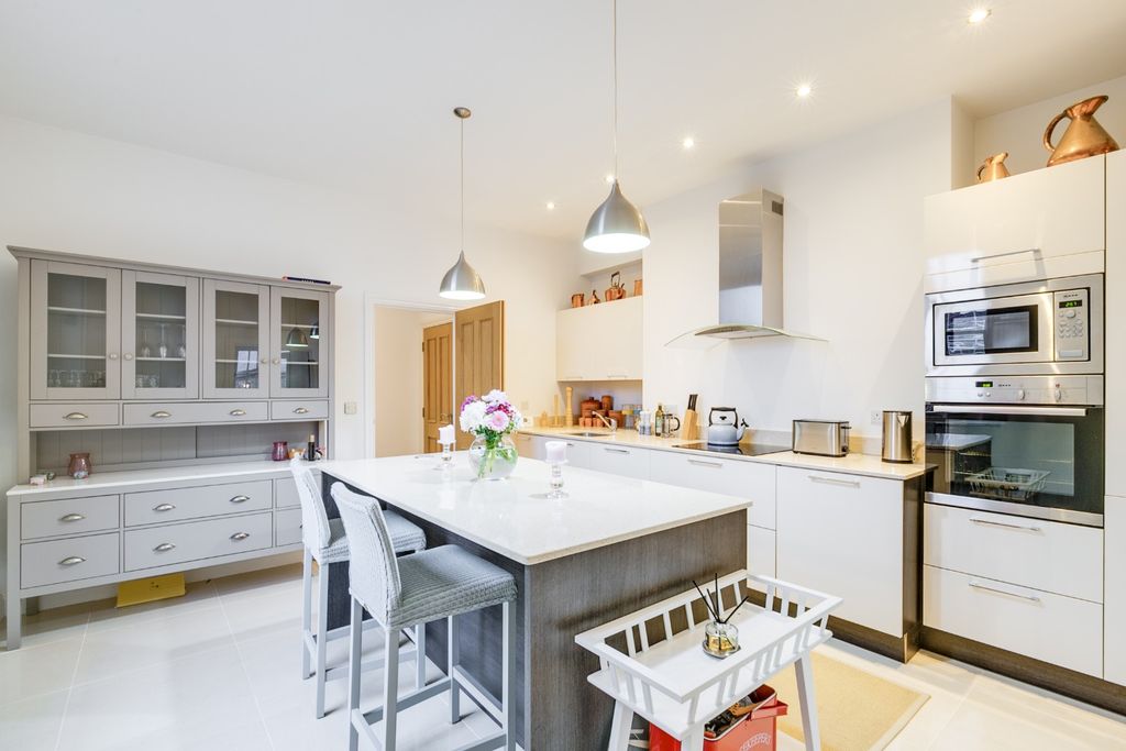 Property photo 1 of 21 3589051