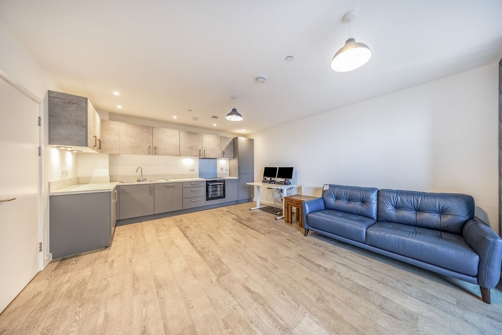 Property photo 3 of 14