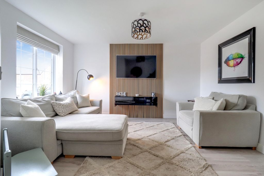 Property photo 3 of 23 3- Rob Hammond Ewemove Pontefract