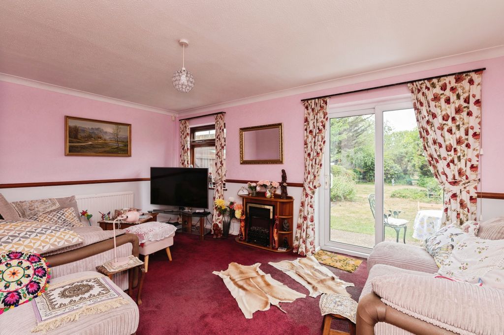 Property photo 2 of 20