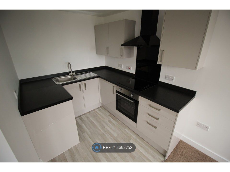 Property photo 2 of 10 Kitchen