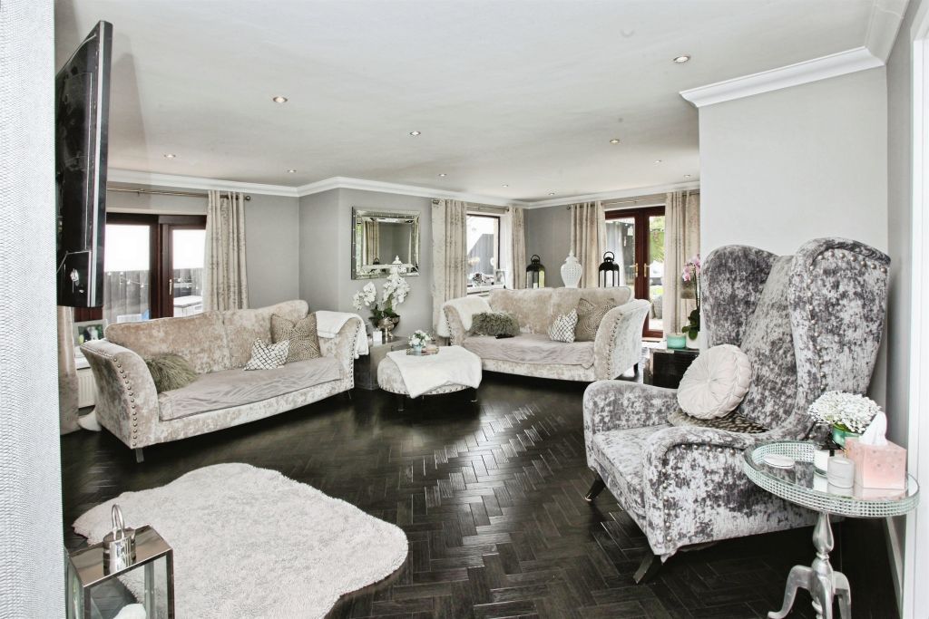 Property photo 3 of 28