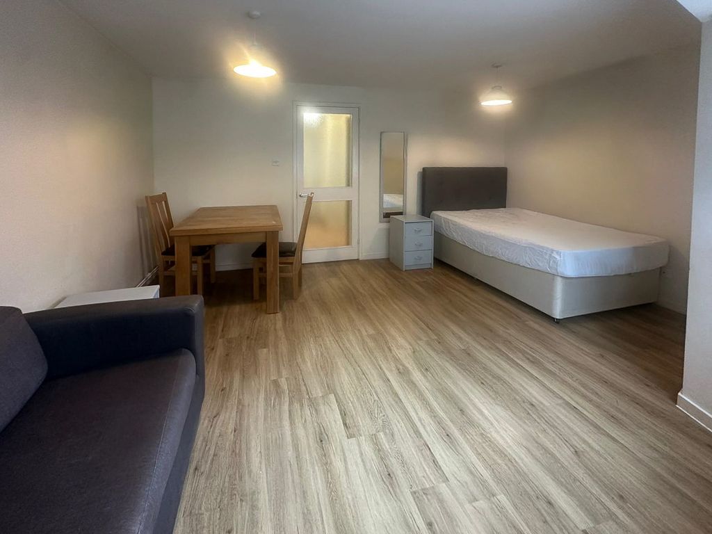 Property photo 2 of 4 Open Plan