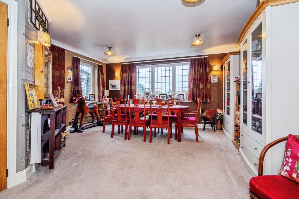 Property photo 2 of 26