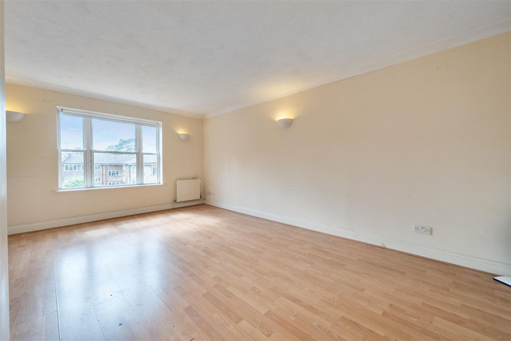 Property photo 2 of 11 1500586-17-6A6c55Bb65Cfb-Arw .Jpg
