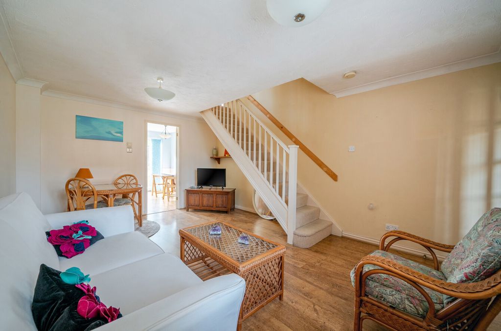 Property photo 3 of 16 Sitting Room