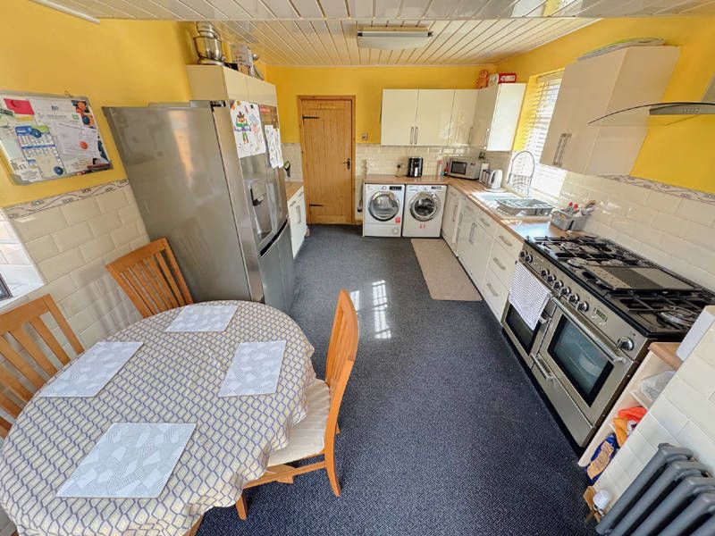 Property photo 3 of 27 Dining Kitchen
