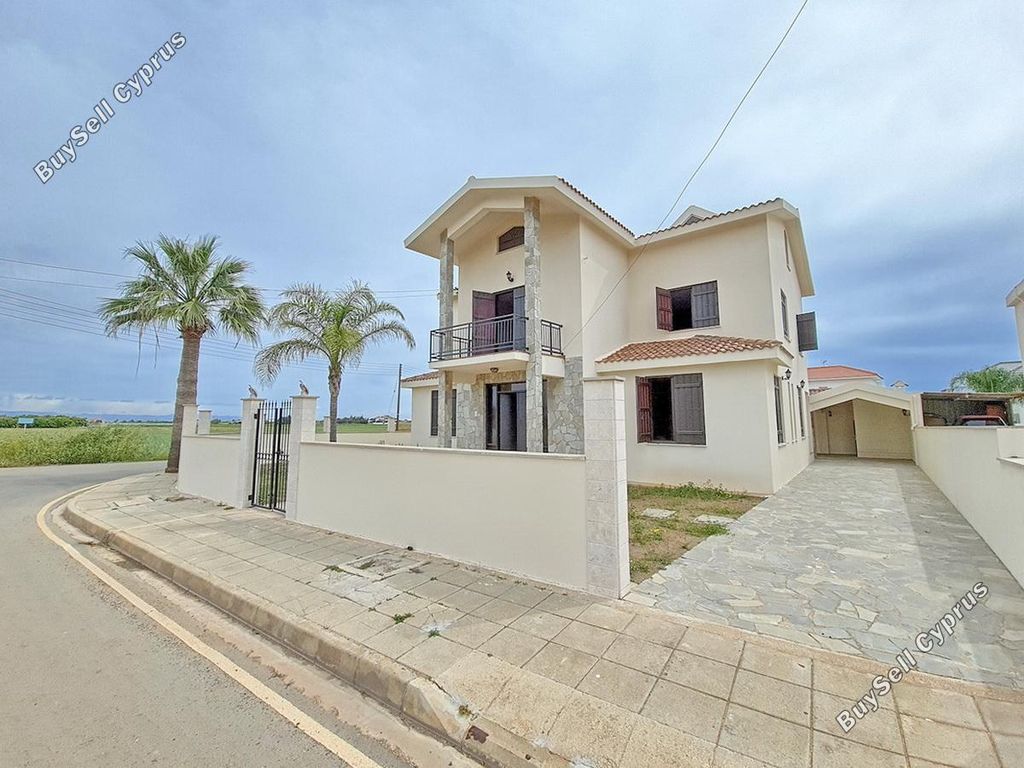 Property photo 1 of 35