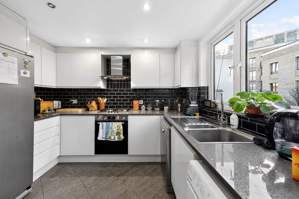 Property photo 3 of 19