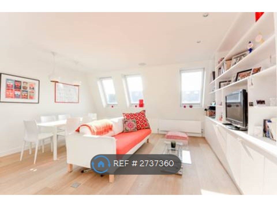 Property photo 3 of 8 Lounge