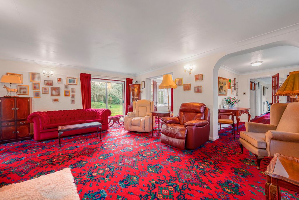 Property photo 2 of 10