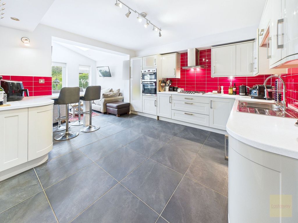 Property photo 2 of 18 Kitchen
