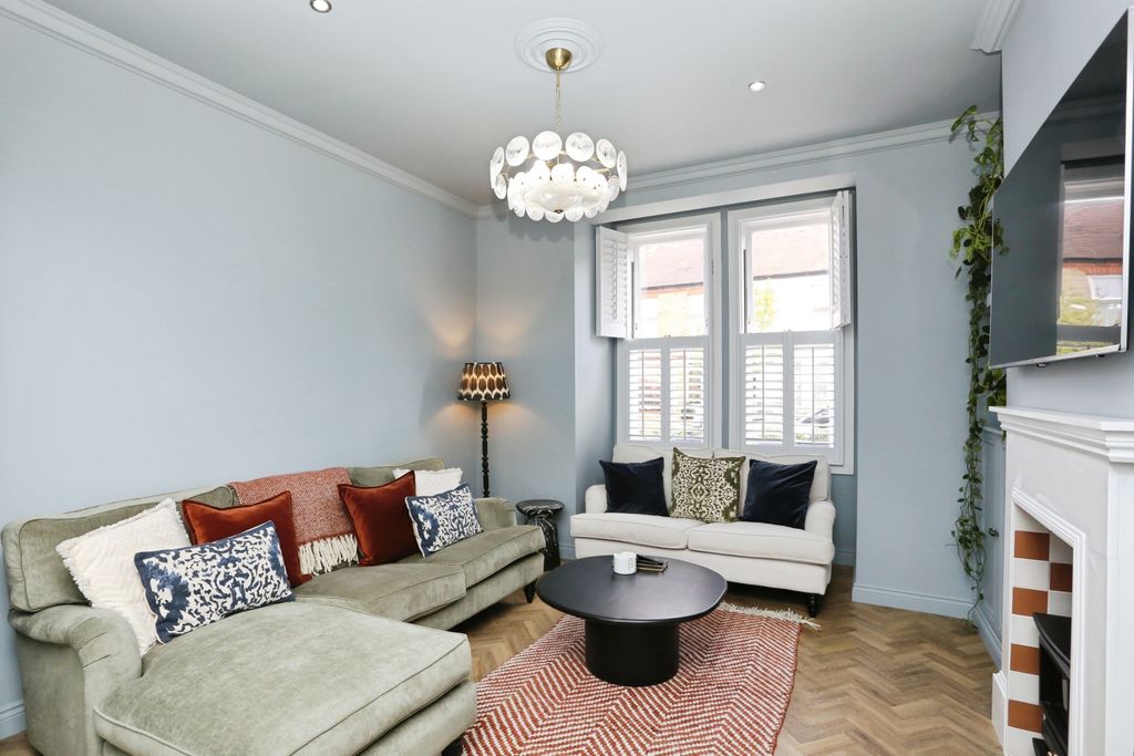 Property photo 3 of 24