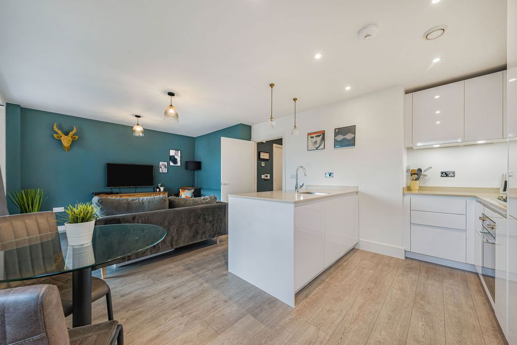 Property photo 1 of 16