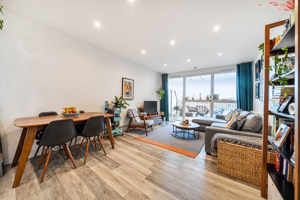 Property photo 1 of 17 Picture No. 15