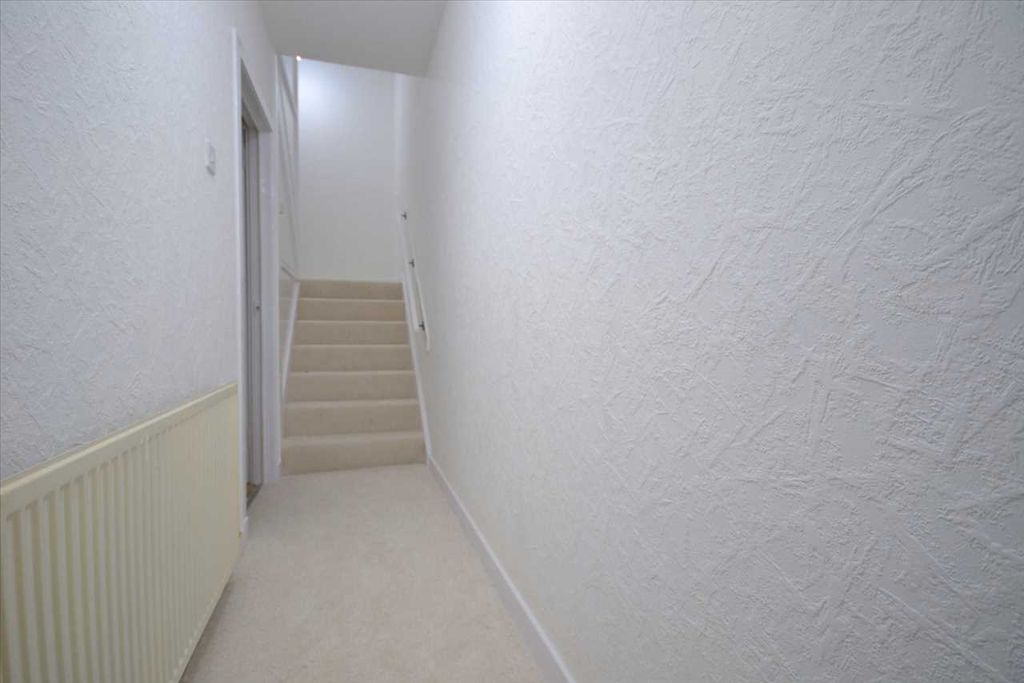 Property photo 2 of 12 Hallway