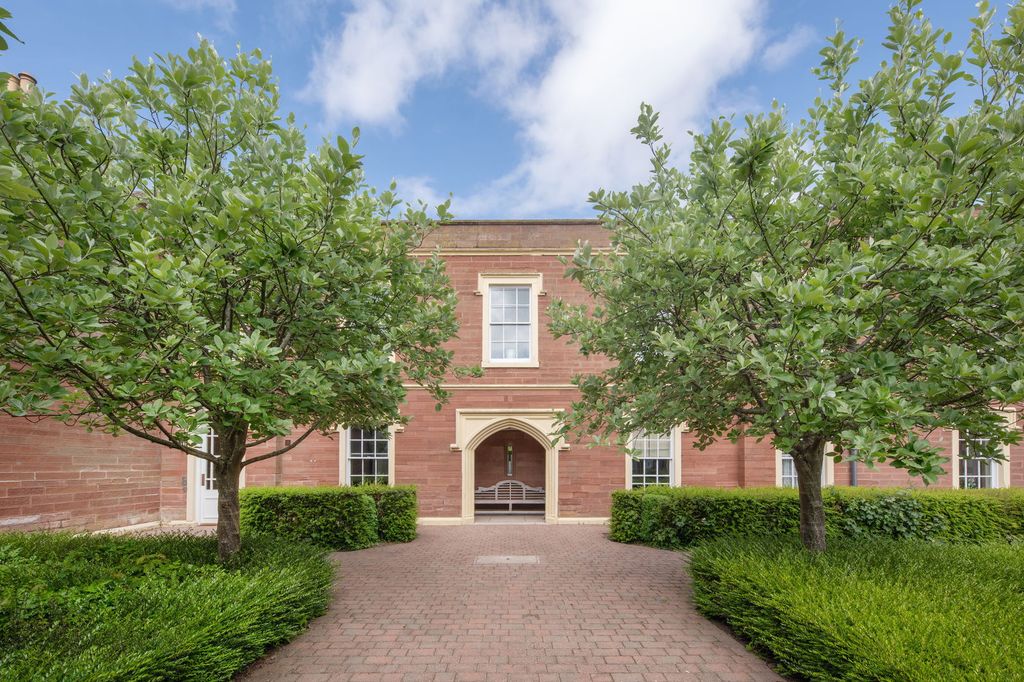 Property photo 1 of 25