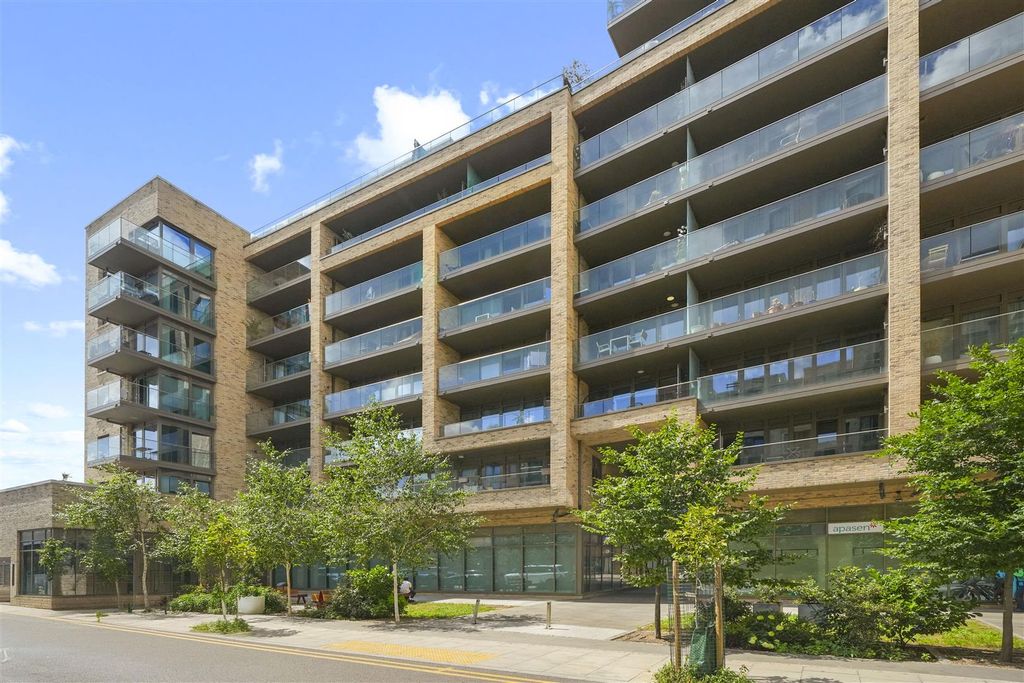 Property photo 1 of 16 Sirus House