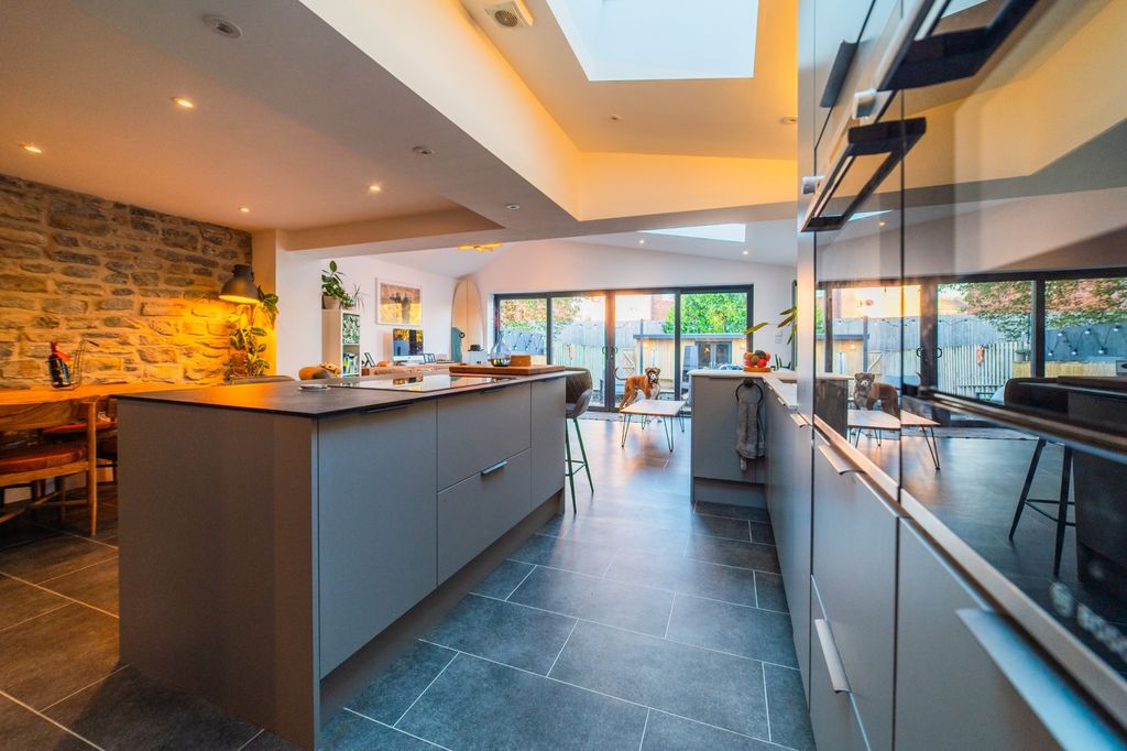 Property photo 2 of 48 Award-Winning Media Team On Every Listing_2