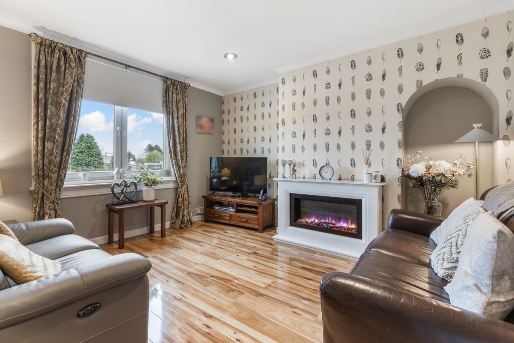 Property photo 2 of 31