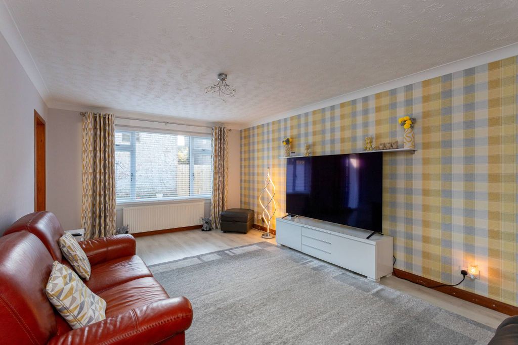 Property photo 2 of 24