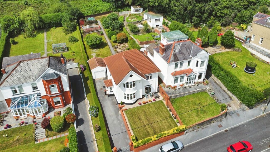 Property photo 2 of 41 3052143