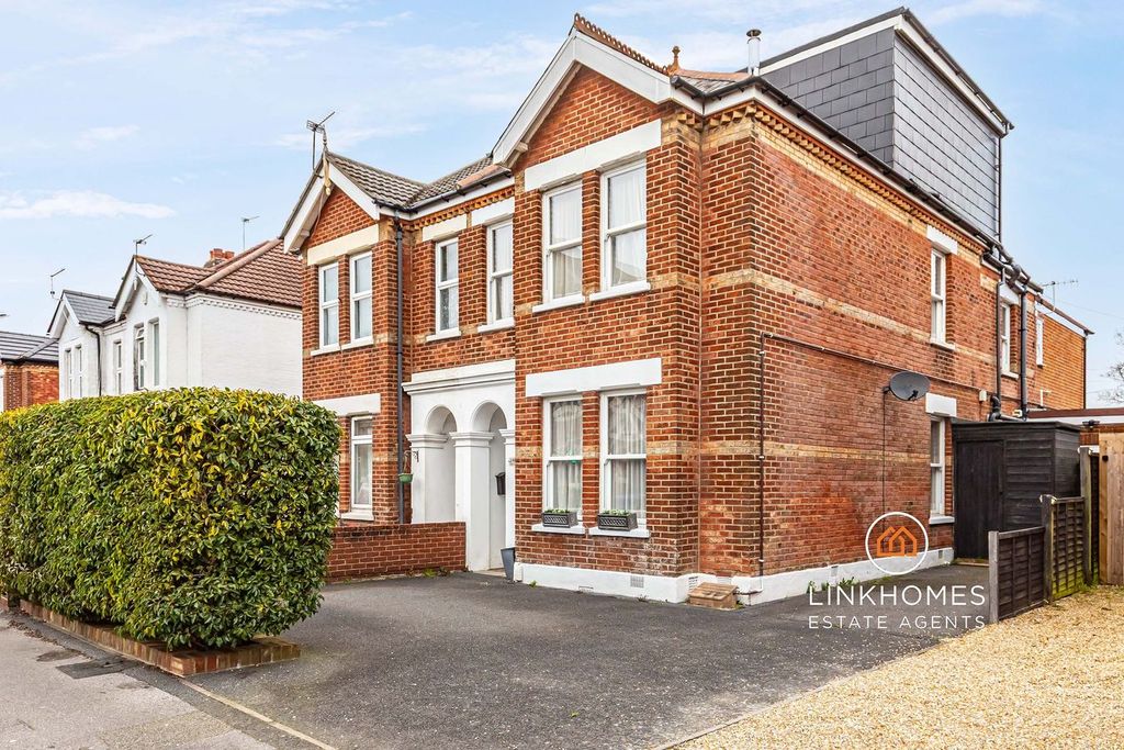 Property photo 1 of 39