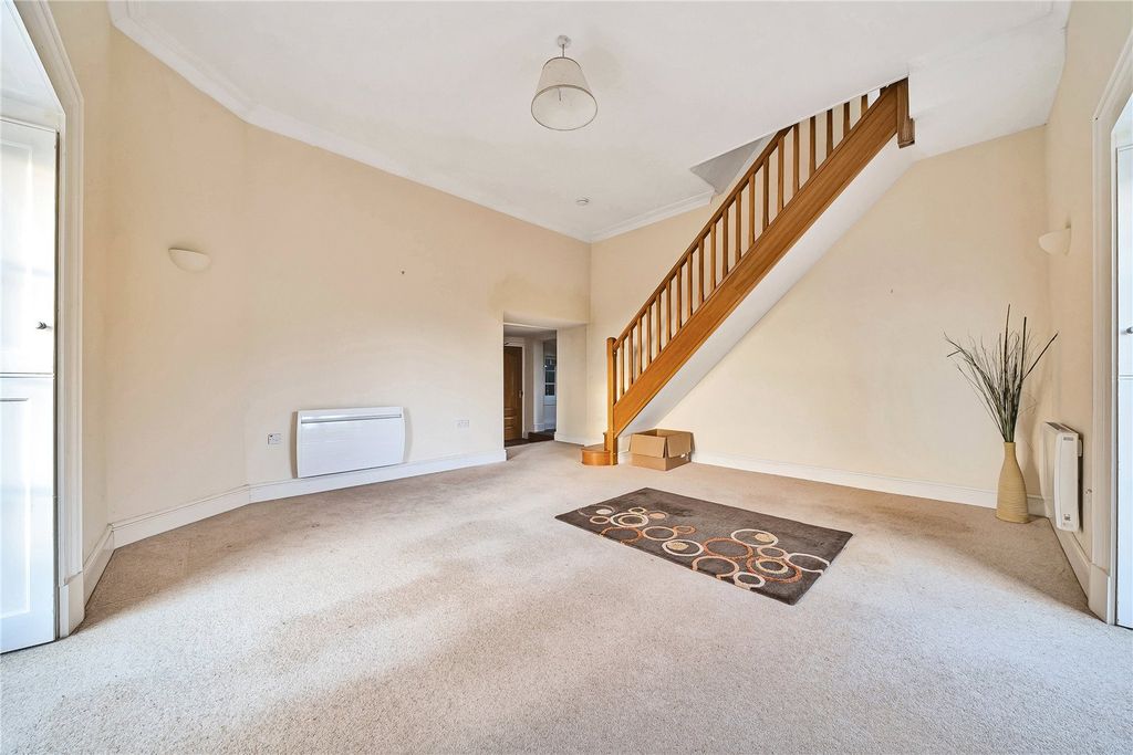 Property photo 3 of 23 Picture No. 02