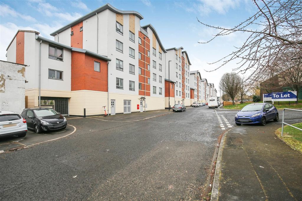 Property photo 3 of 12 Bm00374-S-Img_2834-98-Ouseburn.Jpg