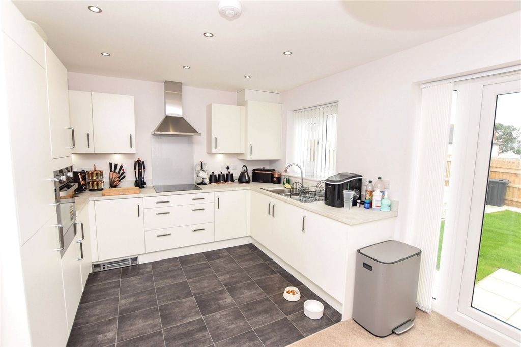 Property photo 2 of 9 Picture No. 05