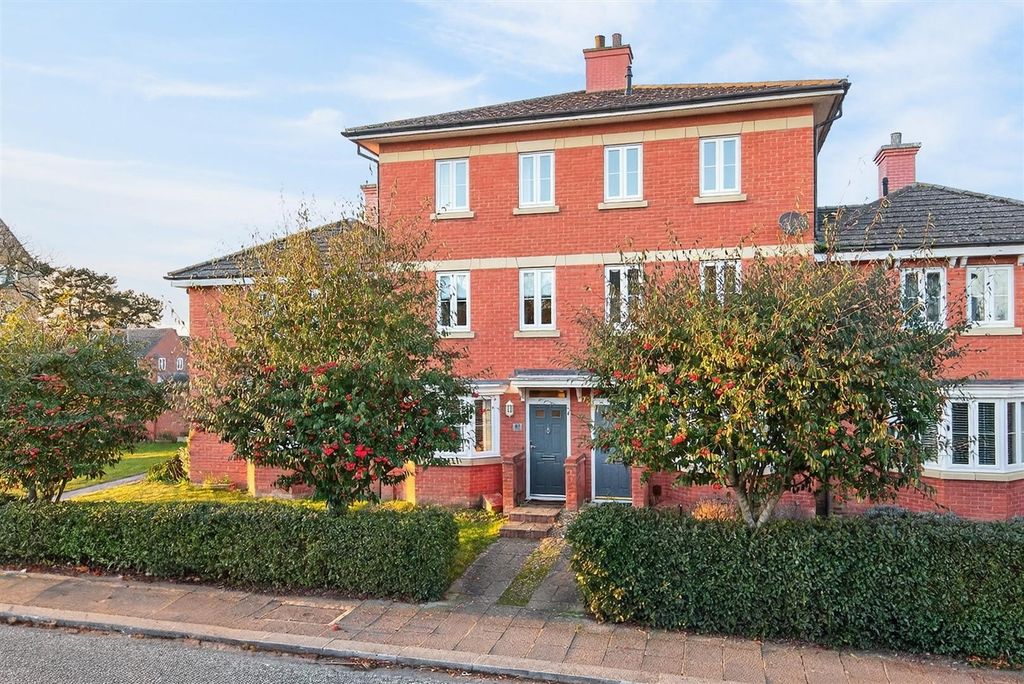 Property photo 1 of 14 81Stcrispindrweb02.Jpg