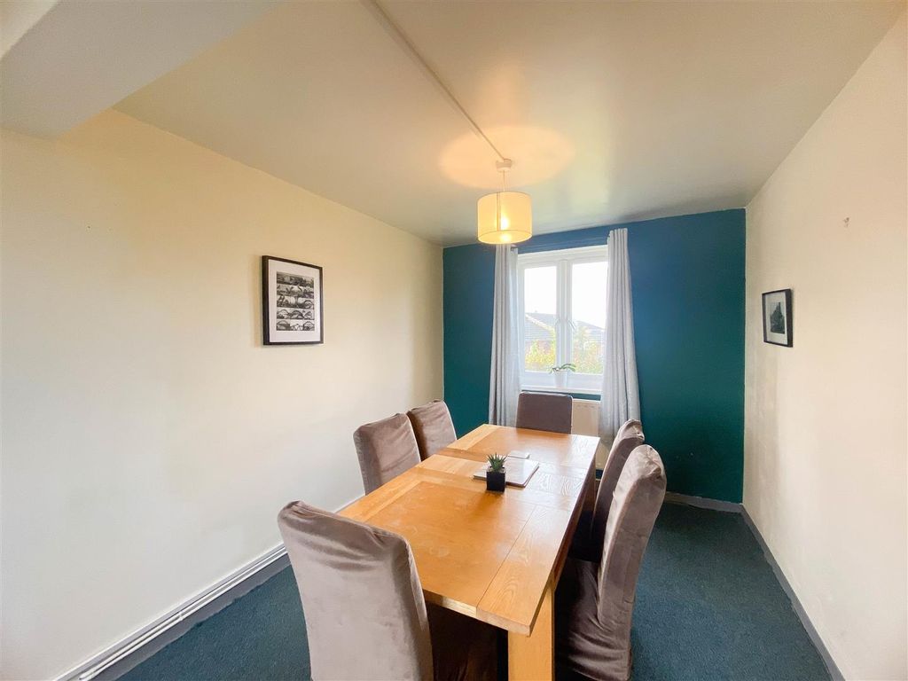 Property photo 3 of 7 Dining Room