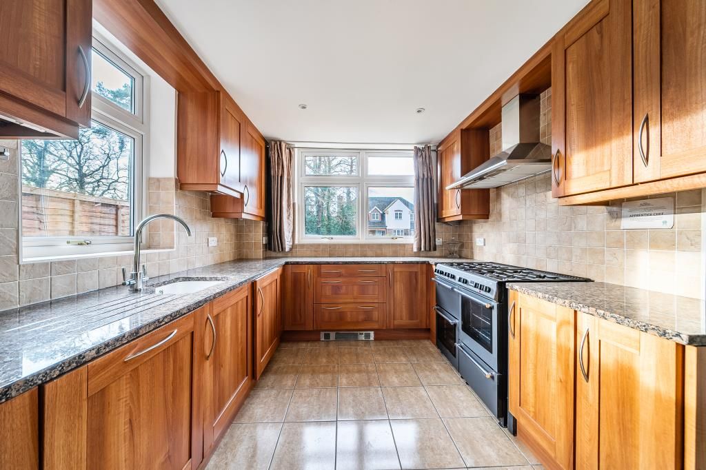 Property photo 3 of 20 Kitchen